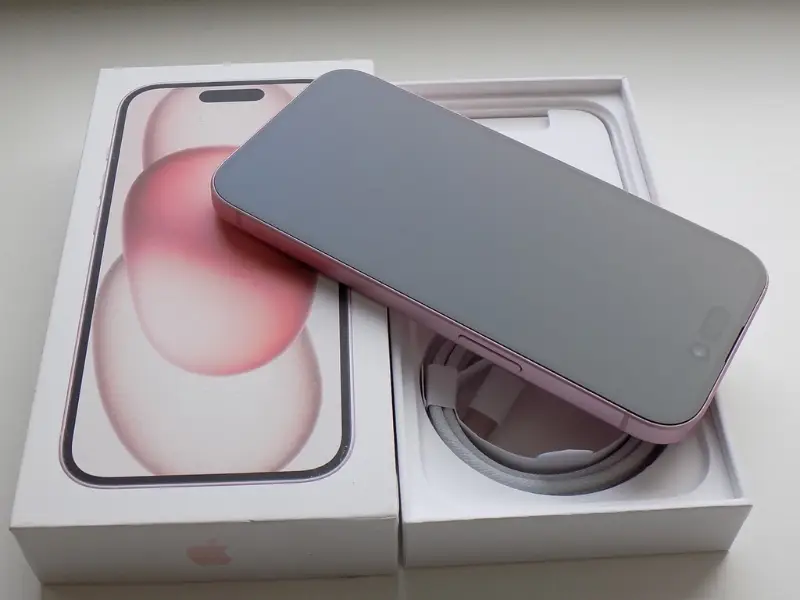 iPhone 15 128GB Růžová